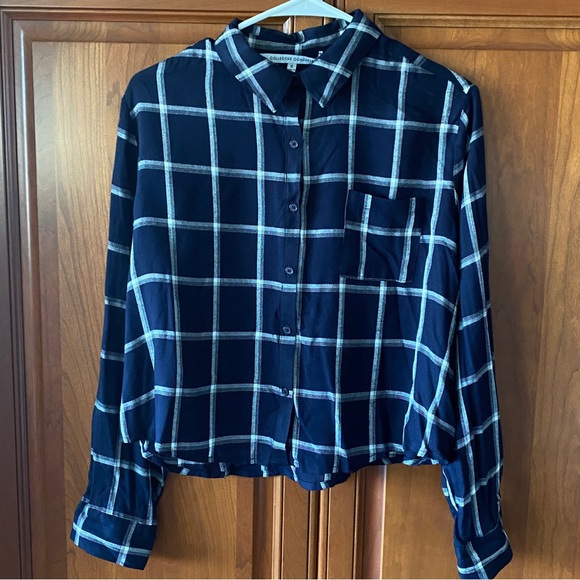 Collective Concepts Emanda Cropped Navy Plaid Button Down Top - Picture 3 of 8
